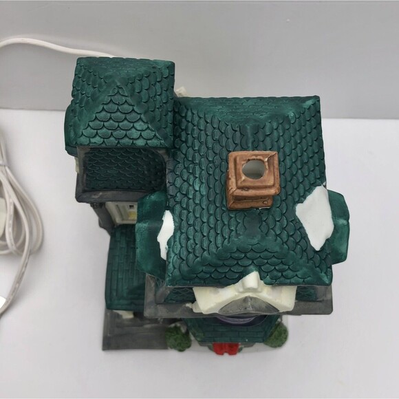 VILLAGE SQUARE COLLECTIBLES PORCLEAIN LIGHTED HOUSE "HATFIELDS HABERDASHERY" - Picture 6 of 15